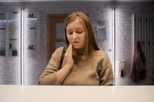 האם כאב בלסת תמיד קשור לשיניים? אבחונים אפשריים