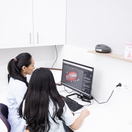 שיקום הפה בשיטות חדשות: לייזר, CAD/CAM והדפסת תלת מימד – יתרונות וחסרונות