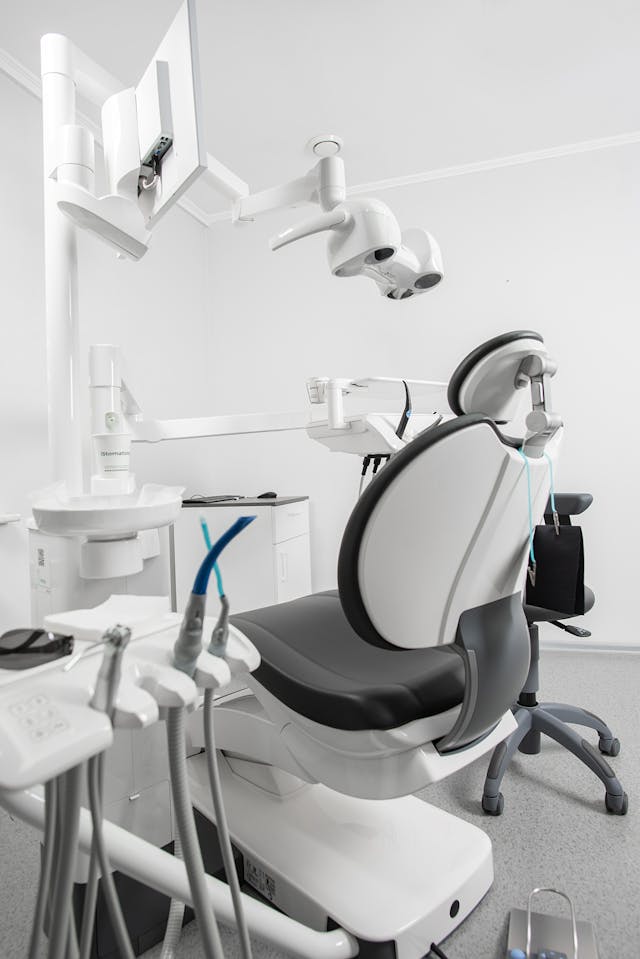 איך מתכננים שיקום פה מורכב במקרים של אובדן שיניים מלא?